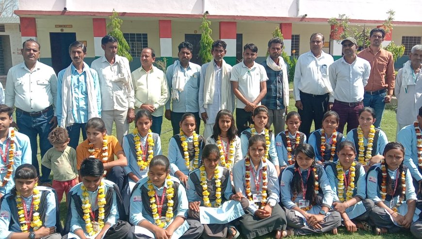 पीएम श्री स्कूल में मेधावी विद्यार्थियों का किया सम्मान