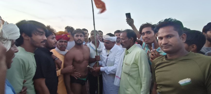 बीधोता में चामुंडा माता के मेले  में उमड़ी भक्तों की भीड़, कुश्ती का अंतिम कामडा अलवर के जगत सिंह गुर्जर ने जीता