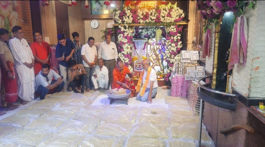 1100 किलो काजूकतली से हनुमानजी का महाभोग, संकटमोचन मंदिर में उमड़ा जनसैलाब