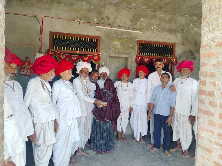 बाली विधायक पुष्पेंद्रसिंह राणावत नें स्व राजाराम देवासी नाणा के मृत्यु मुखिया गरीब परिवार की आर्थिक मदद की