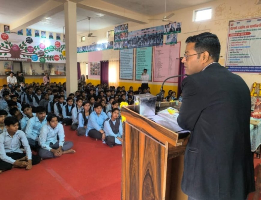 खैरथल में विधिक जागरूकता अभियानः ट्रांसफॉर्मेटिव ट्यूसडे के तहत छात्रों को दी कानूनी जानकारी