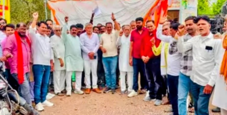 अंता मंडी में तुलाई ठप, किसानों ने ताला जड़ाः बोले- फसल खुले में पड़ी खराब हो रही, आंदोलन की चेतावनी दी