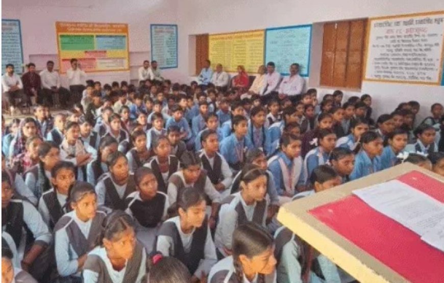 अलावड़ा के पीएम श्री स्कूल में विधिक जागरूकता शिविर संपन्न; ACJM ने छात्रों को साइबर अपराध और पोक्सो एक्ट के प्रति किया जागरूक