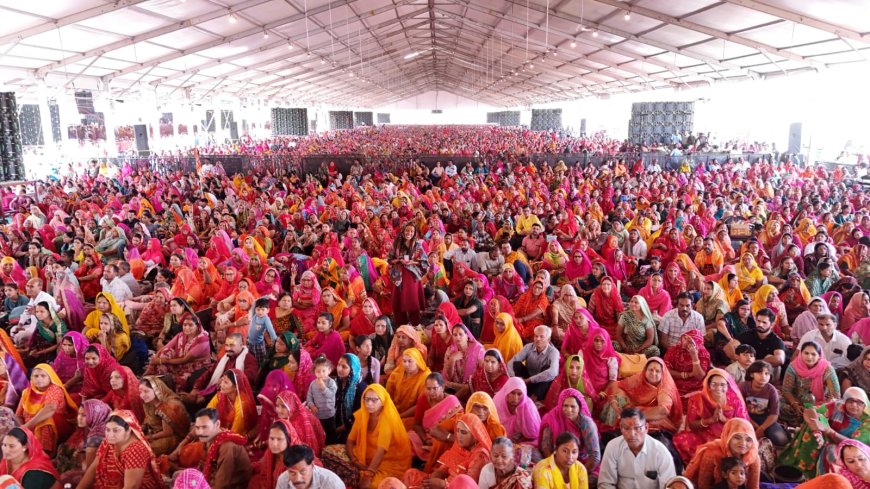 भीलवाड़ा ने रचा भक्ति का इतिहास, श्री शिव महापुराण कथा सुनने उमड़ा आस्था का अपार सैलाब; एक लोटा जल सब समस्याओं का हल- मिश्रा