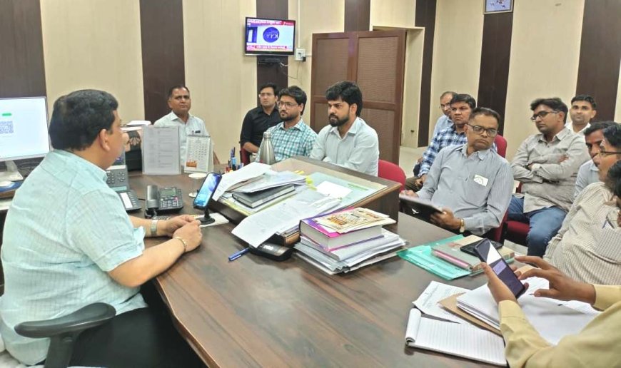 फसल खराबे के सर्वे को लेकर समीक्षा बैठक सम्पन्न; किसानों को समय पर प्रधानमंत्री फसल बीमा योजना का मिले लाभ-एडीएम