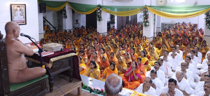 आचार्य श्री प्रज्ञा सागर जी महाराज द्वारा गायत्री नगर में अमृत स्नान महोत्सव हुआ संपन्न