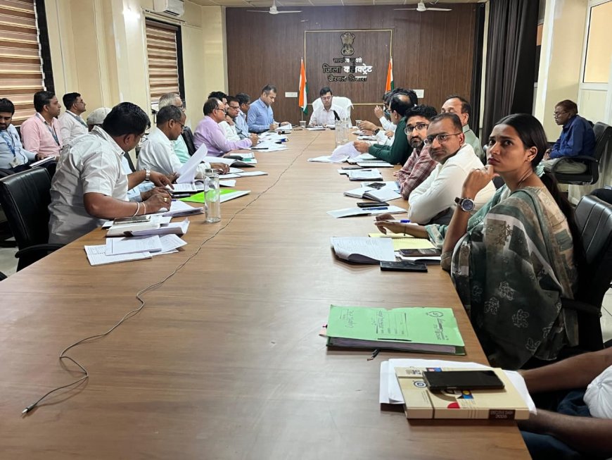 जिला कलेक्टर योजनाओं की समीक्षा को लेकर दिए गए आवश्यक दिशा-निर्देश