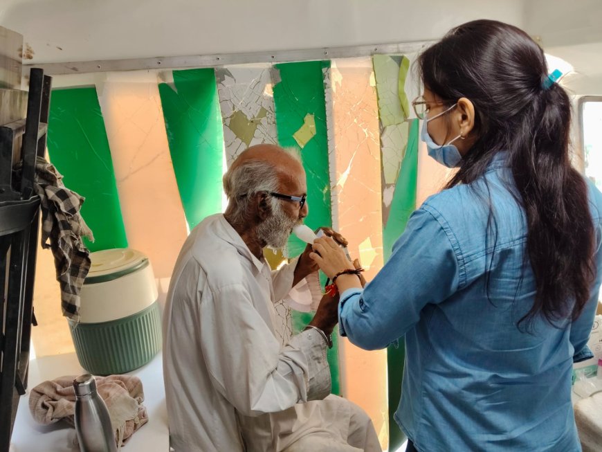 गोविंदगढ़ में हेल्थ कैंप, 96 मरीजों की जांच:बीपी, शुगर, एक्स-रे और फेफड़ों की जांच के लिए स्पाइरोमीटर टेस्ट किए, परामर्श और दवाइयां भी दी