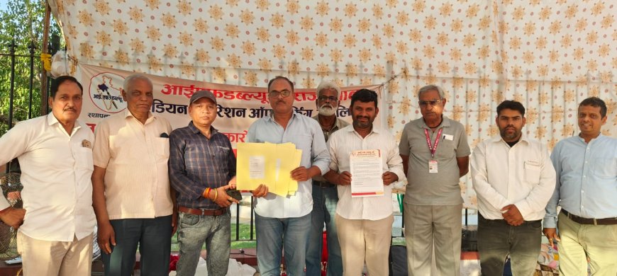 लोकतंत्र के चौथे स्तंभ पर प्रहार के विरुद्ध IFWJ का 'हल्ला बोल':  धरने के 18वें दिन आक्रोशित पत्रकारों का कल शहीद स्मारक पर महाजुटाव