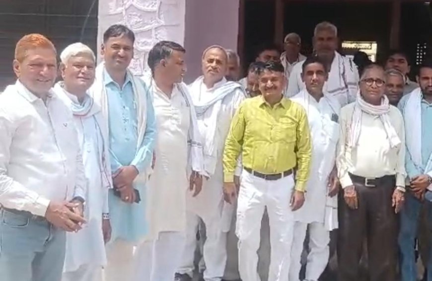 कठूमर में आदिवासी समुदाय के अधिकारों को लेकर ज्ञापन सौंपा;  जनगणना में पृथक कॉलम व संविधान में ‘आदिवासी’ शब्द जोड़ने की उठाई मांग