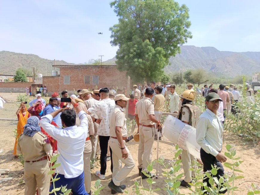 पहाड़िला में भारी पुलिस जाब्ते के बीच पत्थरगढ़ी की कार्रवाई संपन्न; प्रशासन ने विधिक आदेशों की पालना में किया सीमांकन, विरोध करने पर कुछ लोग हिरासत में