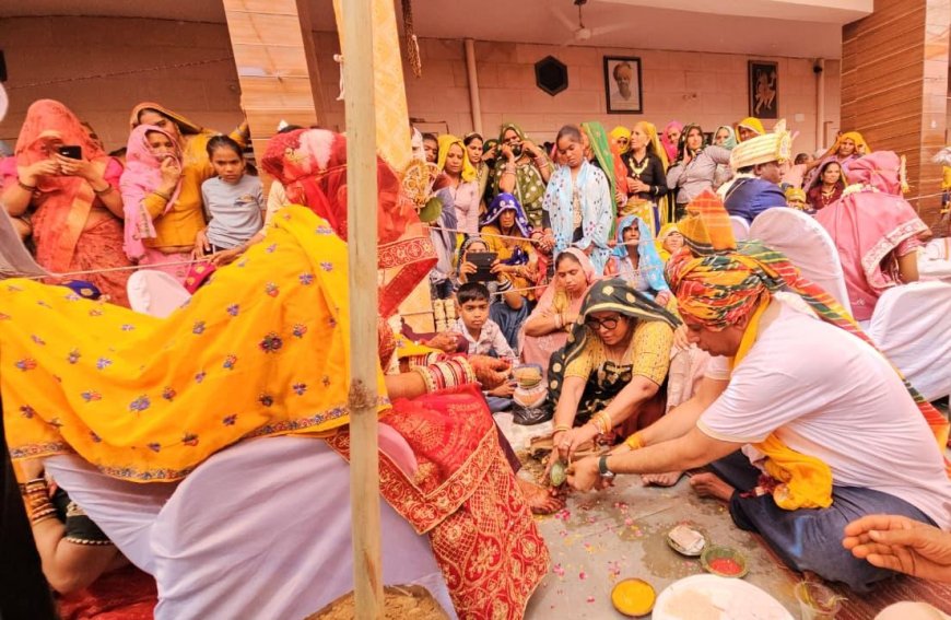 महुवा में सांप्रदायिक सौहार्द की मिसाल: एक ही पांडाल में हुए निकाह और फेरे, पूर्व विधायक हुडला ने 28 बेटियों का कराया कन्यादान