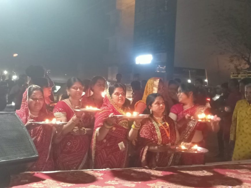 ​501 दीपकों की लौ से आलोकित हुआ निंबार्क आश्रम, महाकाल की तर्ज पर हुई भगवान परशुराम की महाआरती