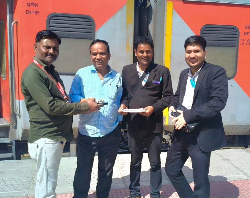 मरुधर एक्सप्रेस में टीटीई की ईमानदारी, यात्री का मोबाइल लौटाकर पेश की मिसाल