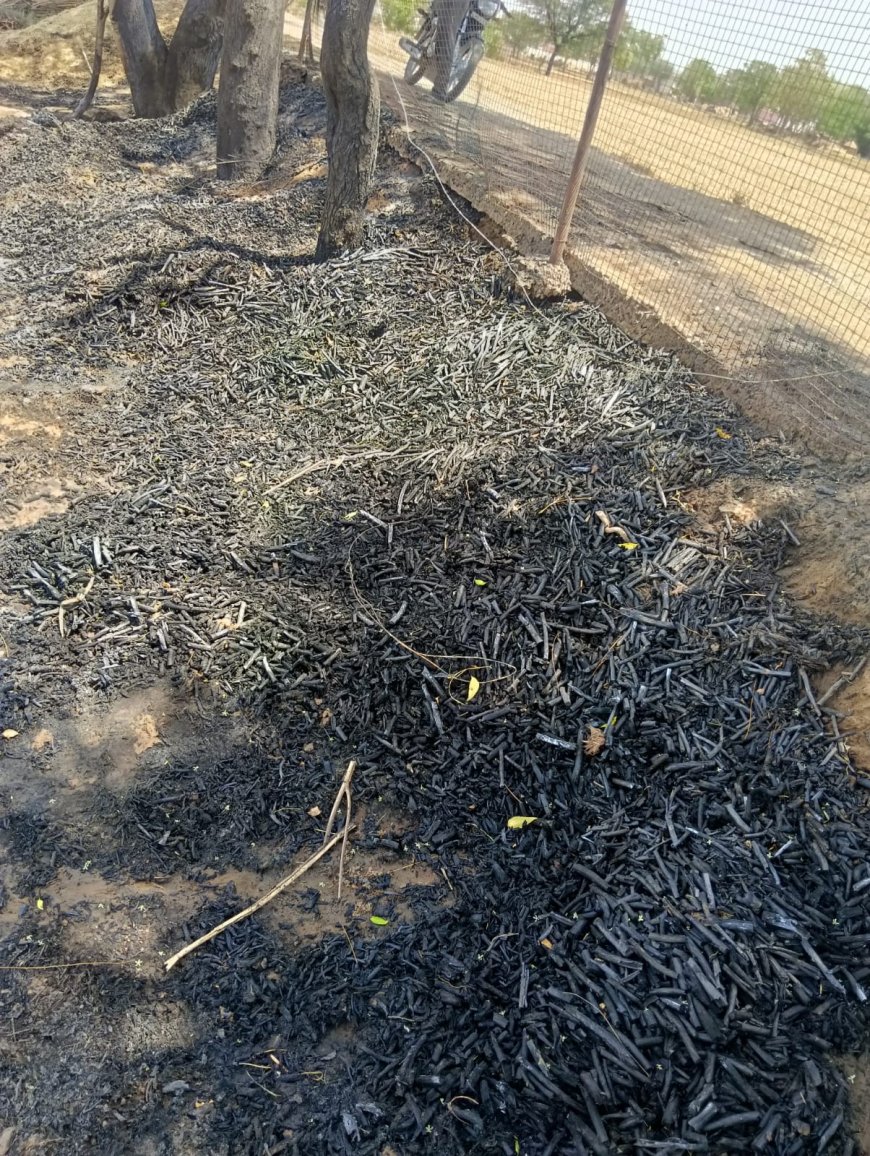 गोविंदगढ़ के इंदपुर में आग से किसान का ईंधन जलकर राख; दमकल नही नहीं पहुंची, प्रशासन पर लापरवाही के आरोप