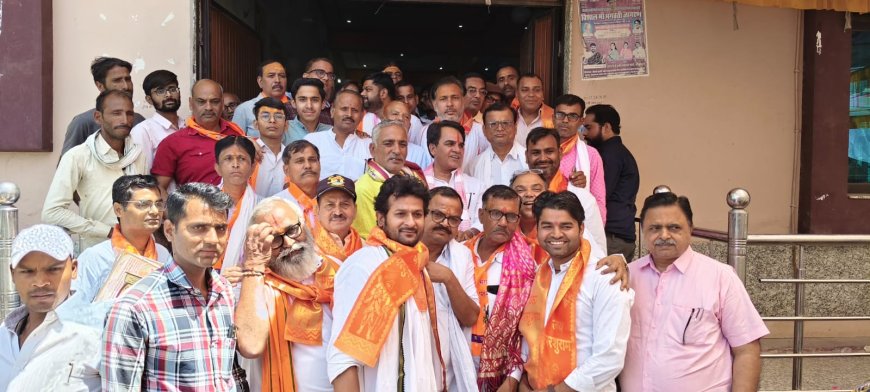 परशुराम जयंती पर महुवा में उमड़ा श्रद्धा का सैलाब; भव्य शोभायात्रा के साथ हुआ प्रतिभाओं का सम्मान, धायक राजेंद्र मीणा ने महुवा और मंडावर में ‘परशुराम सर्किल’ बनाने की घोषणा की