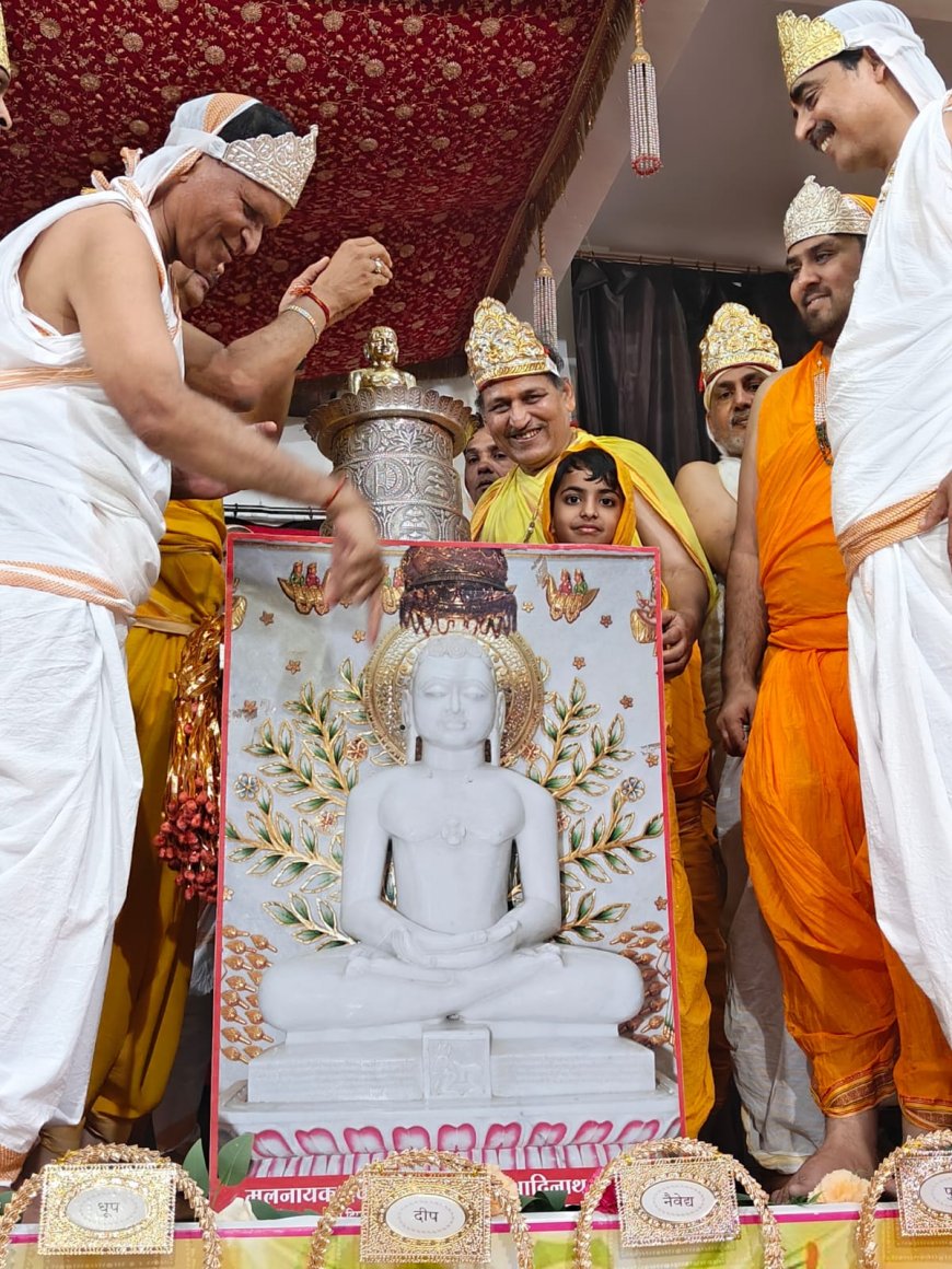 शिखर स्थित जिन बिम्बों के अभिषेक के साथ गायत्री नगर जैन मंदिर का त्रिदिवसीय वार्षिकोत्सव हुआ सम्पन्न