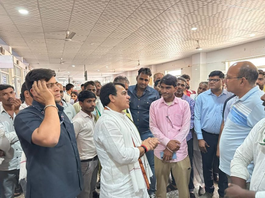 महुवा विधायक का जिला अस्पताल में औचक निरीक्षण: हीट वेव के मद्देनजर चिकित्सकों को दिए सख्त निर्देश, मरीजों का जाना हालचाल
