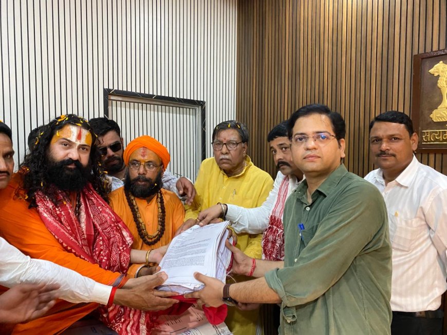 गौ माता को राष्ट्रमाता का दर्जा दिलाने हेतु संतों की हुंकार; नवलगढ़ में विशाल पदयात्रा और ज्ञापन