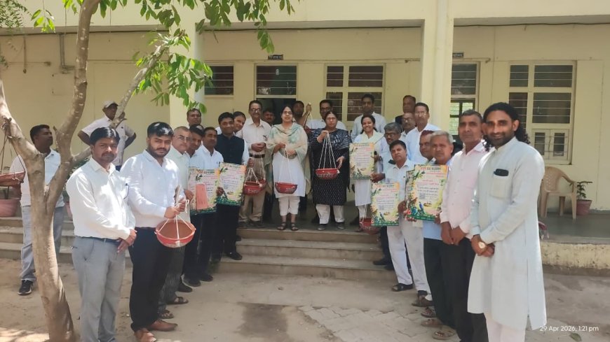 अर्पण सेवा फाउंडेशन और न्यायिक अधिकारियों ने न्यायालय परिसर में पक्षियों के लिए लगाए परिंडे