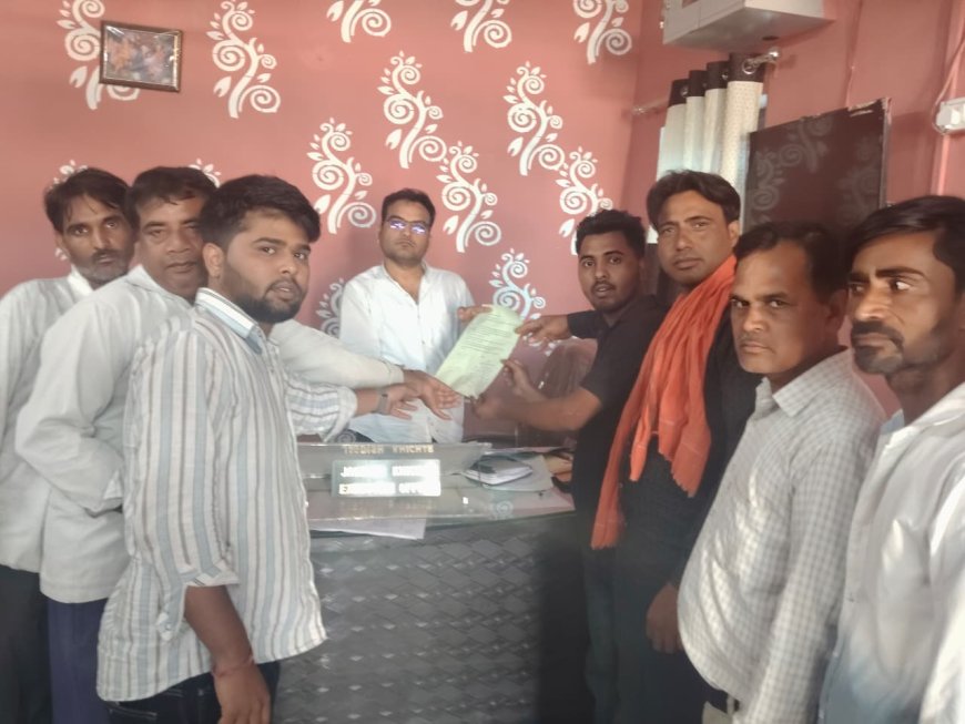 निर्माणाधीन पार्क का नाम 'अम्बेडकर पार्क' रखने हेतु अधिशासी अधिकारी को सौंपा ज्ञापन