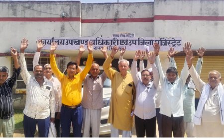 रूपबास में नई गैस एजेंसी खोलने की मांग: 25 दिन में बुकिंग न होने पर फूटा जनता का आक्रोश, एसडीएम को सौंपा ज्ञापन