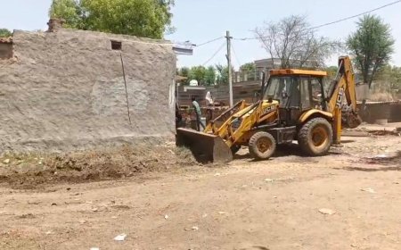 नंगली भवाना गांव में 30 साल पुराना अतिक्रमण हटाया, स्कूल निर्माण का रास्ता साफ