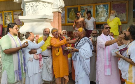 हनुमान टेकरी आश्रम में संतों ने मनाया भाजपा की 'प्रचंड जीत' का उत्सव