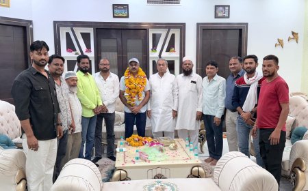 हज यात्रा पर रवाना होने से पूर्व अंजुमन इस्लामिया के पूर्व सदर माजिद सलीम दंपति का इस्तकबाल
