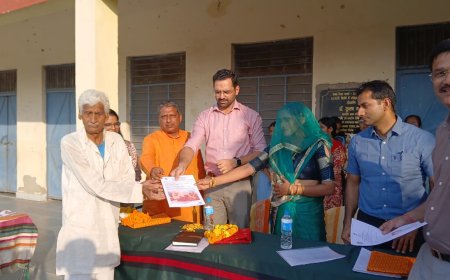 ग्राम रथ अभियान के तहत बिलौठी में संध्या चौपाल आयोजित, विभागीय योजनाओं से अधिकाधिक करें लाभान्वित-जिला कलक्टर