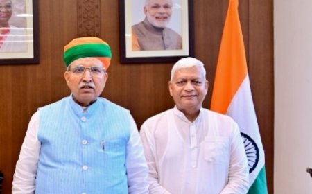 सांसद अग्रवाल ने केंद्रीय मंत्री मेघवाल से भीलवाड़ा के लिये हवाई सेवाओं की चर्चा की; टेक्सटाइल कार्यक्रम में आने का निमंत्रण दिया