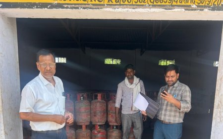 जिला कलक्टर ने सुनी गैस उपभोक्ताओं की समस्या,पारदर्शिता से होगी आपूर्ति