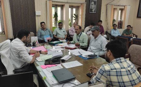 डीसीडीसी समीक्षा बैठक आयोजित, सहकारिता क्षेत्र को मजबूत बनाने के लिए तकनीक और प्रशिक्षण पर जोर-जिला कलक्टर