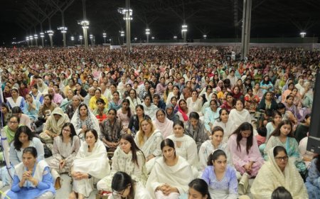 मानव जीवन का हर क्षण इंसानियत और भक्ति में हो समर्पित; श्रद्धा सुमन अर्पित करते हुए मनाया प्रेरणा दिवस समर्पण दिवस संत समागम