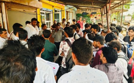 जनता की मांगों और समस्याओं को लेकर जिला कांग्रेस कार्यकर्ताओं ने की महत्वपूर्ण बैठक