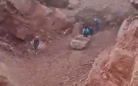 उपखंड स्तरीय जनसुनवाई में अवैध खनन एवं मिट्टी दोहन पर रोक लगाने की मांग को लेकर सोपा ज्ञापन