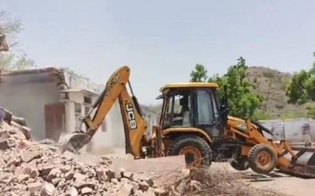 जयपुर उच्च न्यायालय के आदेश पर वन विभाग की भूमी से हटाया अतिक्रमण