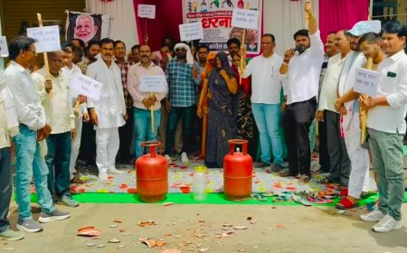 बिजली-पानी संकट को लेकर अन्ता में कांग्रेस का उग्र प्रदर्शन, सिलेंडर-मटके फोड़कर जताया विरोध; शिक्षा मंत्री के इस्तीफे की मांग