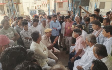 20 वर्षीय युवक ने कबाड़ी की दुकान में फांसी लगाकर की आत्महत्या; नाली विवाद में रिश्तेदारों पर मारपीट और प्रताड़ना का आरोप, मामला दर्ज