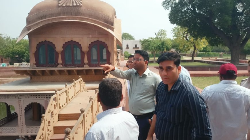 जिला कलेक्टर ने किया डीग के विश्व प्रसिद्ध जल महलों का निरीक्षण, सरोवरों की सफाई और सौंदर्यकरण के दिए निर्देश; राज्य सरकार की 20 करोड़ की बजट घोषणा से होगा 'डीग एस्केप' का कायाकल्प