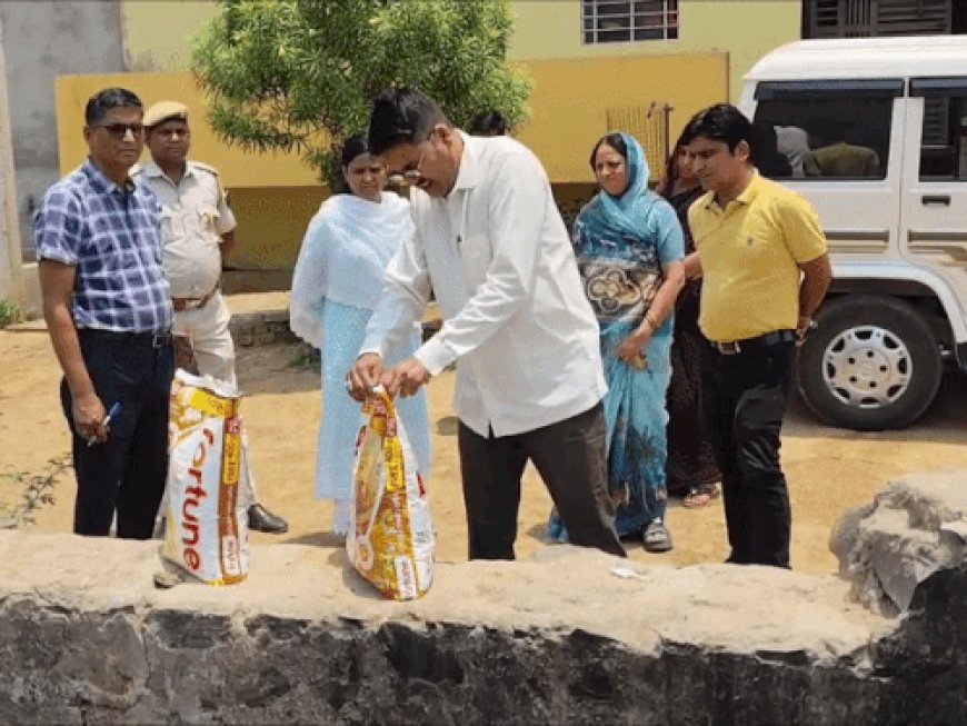 सवाई माधोपुर: त्रिनेत्र बालगृह में बच्चों की सेहत से खिलवाड़, एक्सपायरी आटा और फंगस लगा कैसरोल मिला, नष्ट करवाया आटा
