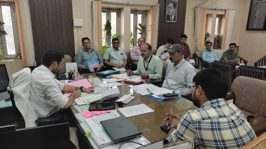 डीसीडीसी समीक्षा बैठक आयोजित, सहकारिता क्षेत्र को मजबूत बनाने के लिए तकनीक और प्रशिक्षण पर जोर-जिला कलक्टर