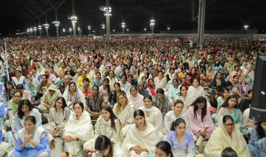 मानव जीवन का हर क्षण इंसानियत और भक्ति में हो समर्पित; श्रद्धा सुमन अर्पित करते हुए मनाया प्रेरणा दिवस समर्पण दिवस संत समागम