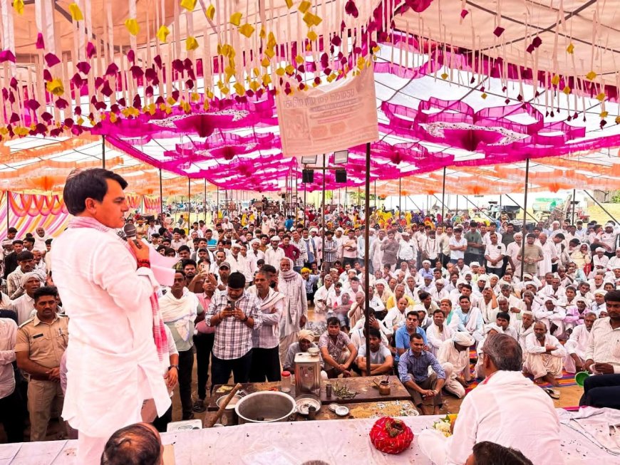 गगवाना मे श्रीमद्भागवत कथा व घटवासण देवी प्राण प्रतिष्ठा महोत्सव पर विधायक राजेंद्र सहित जनप्रतिनिधियों ने की शिरकत