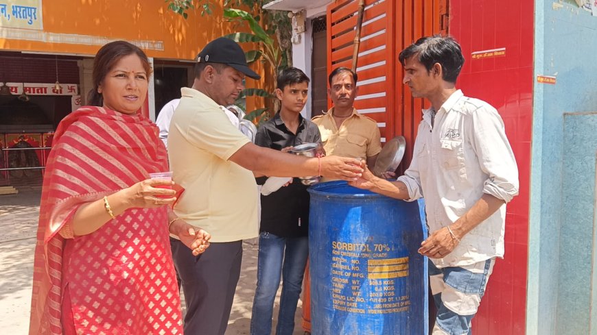 कैलादेवी मंदिर पर उमड़ी राहगीरों की भीड़; पक्षियों के लिए लगाए जाएंगे 21 परिंडे, बस ऑपरेटर यूनियन और मिथिलेश गुप्ता समिति की सराहनीय पहल
