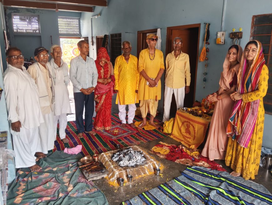 उदयपुरवाटी: राष्ट्र की सुख-समृद्धि और विश्व शांति के लिए हुआ गायत्री महायज्ञ, वैदिक मंत्रोच्चार के साथ दीं आहुतियां
