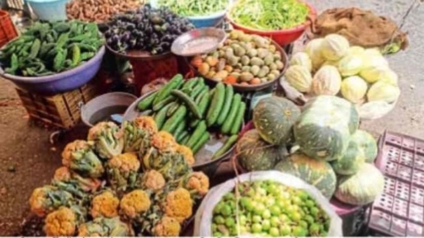 43 डिग्री तापमान और भीषण लू से खैरथल का सब्जी बाजार बेहाल, दोपहर तक नष्ट हो रहीं हरी सब्जियां