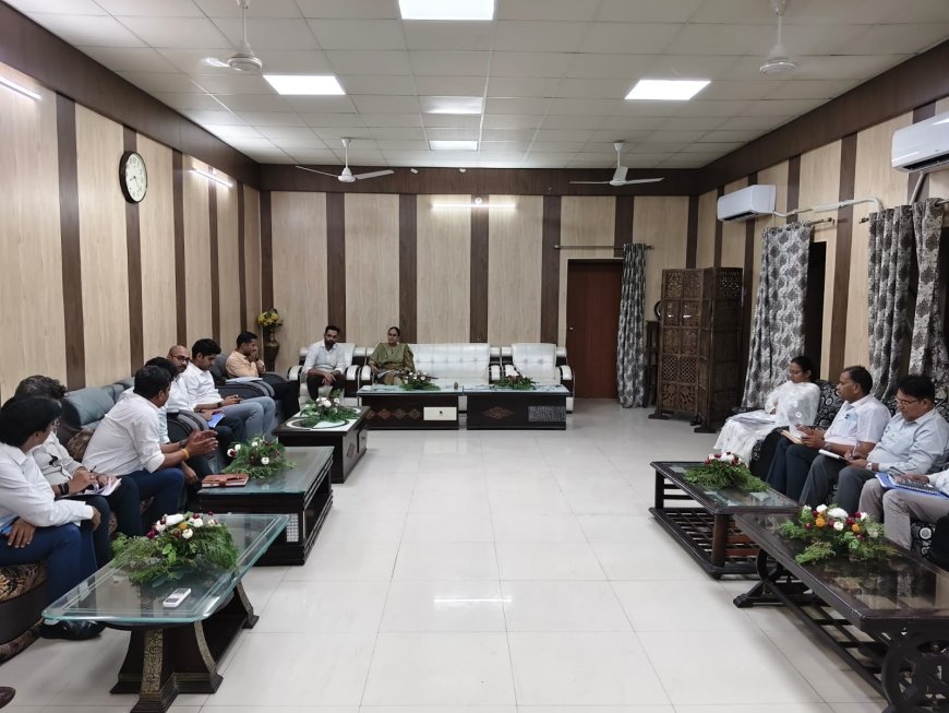 बजट घोषणाओं की समय पर क्रियान्विति करें सुनिश्चित, योजनाओं का पहुंचाऐं आमजन तक लाभ - जिला प्रभारी सचिव