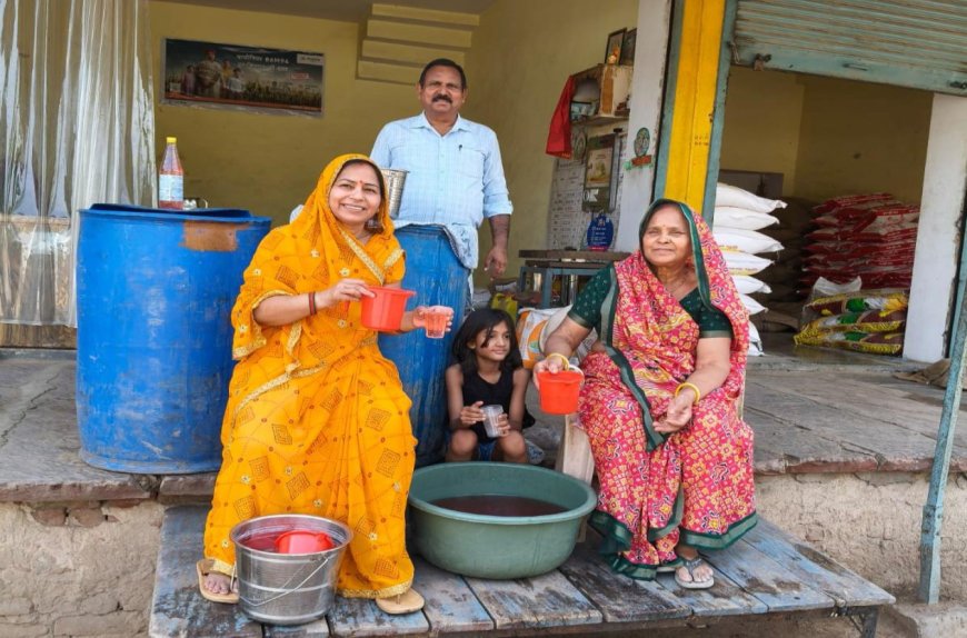 महिलाओं ने पेश की सेवा भावना की मिसाल, नौतपा में राहगीरों को पिलाया शरबत व ठंडा पानी
