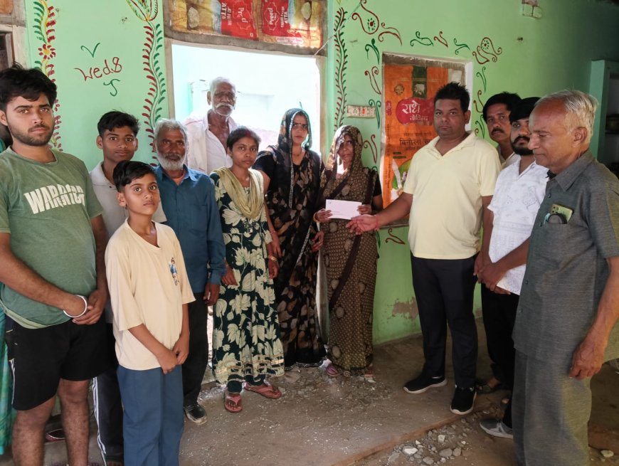 भरतपुर में आकाशीय बिजली गिरने से ढही मकान की छत, समृद्ध भारत अभियान ने बढ़ाया मदद का हाथ